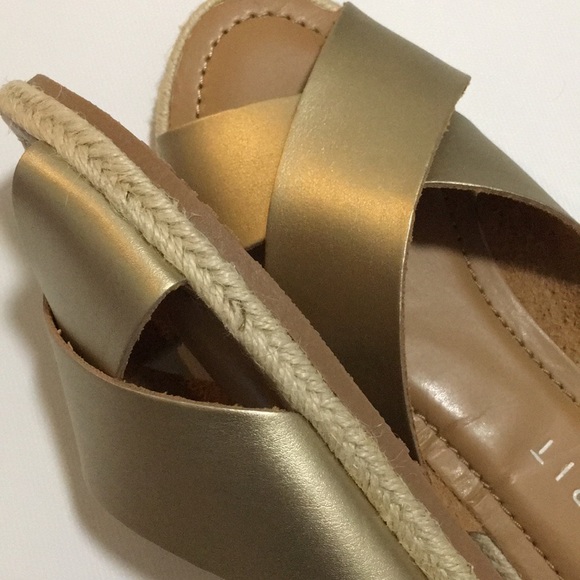 7 items for $25 Size 8 Gold-Esprit Sandal - Picture 5 of 8